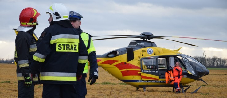 Groźny wypadek na terenie zakładu pracy. Dwie osoby ranne - Zdjęcie główne