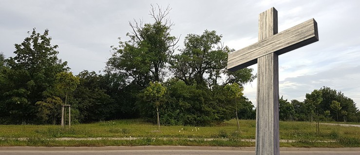 Wotum w czasach zarazy - nowy krzyż stanie przy cmentarzu - Zdjęcie główne