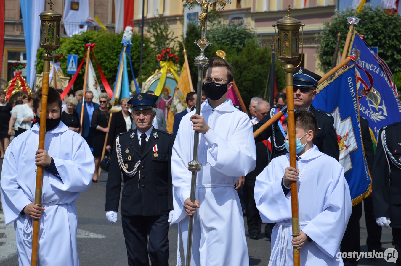 Krobia. Procesja Bożego Ciała przeszła ulicami miasta. Każdemu z ołtarzy przyświecało inne hasło: „Przez Maryję do Jezusa”, „Pozwólcie dzieciom przyjść do mnie”, Bierzcie i jedzcie, to jest ciało Moje” oraz „W mocy bożego Ducha” 