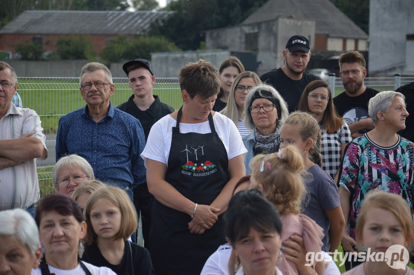 - Jestem bardzo szczęśliwy, że Sarbinowo zyskało tak nowoczesny i dobrze wyposażony obiekt, który bardzo upiększył naszą wioskę. (...) Możemy dziś cieszyć się powstałą tak długo wyczekiwaną przez mieszkańców świetlicą - mówił sołtys Grzegorz Bzdęga.