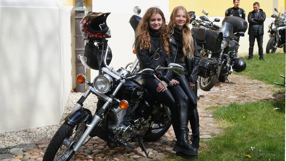 Otwarcie sezonu motocyklowego w Piaskach 24 kwietnia zgromadziło ponad 1000 maszyn? [FILM i ZDJĘCIA] - Zdjęcie główne