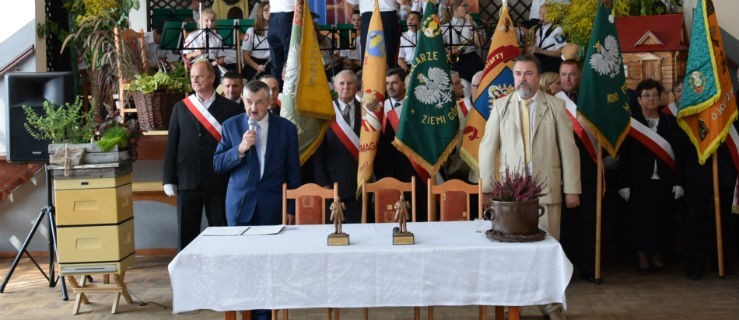 Jesteśmy z pszczołami a one nam się odwdzięczają - Zdjęcie główne