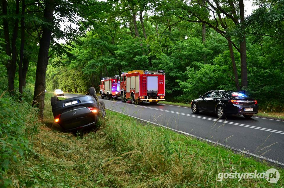 Borek Wlkp. W okolicy Studzianny kierująca samochodem marki Opel Astra nie dostosowała prędkości do warunków atmosferycznych, jakie panowały na szosie