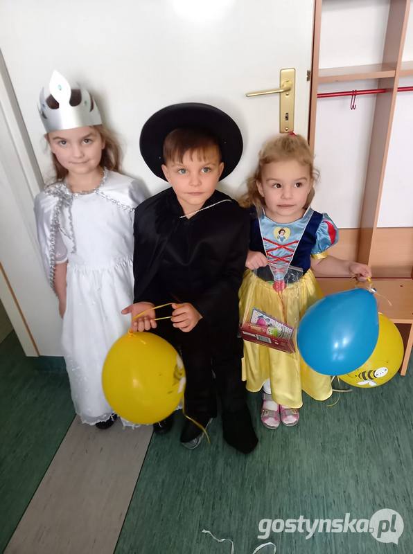 Oliwia 6 lat, Filip 5, Zosia 5. Podrzecze