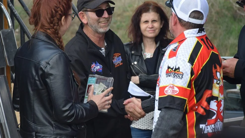 Dalabuszki. Już po raz drugi klub Tasmania Racing zorganizował na swoim torze imprezę, której głównym celem była zbiórka pieniędzy na leczenie Zuzi Suleckiej ze Smogorzewa