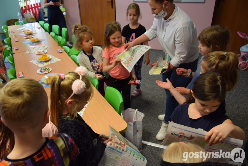 Gostyń. Na Dzień Dziecka najmłodsi mieszkańcy, ale nie tylko otrzymali słodkie upominki ufundowane przez redakcję