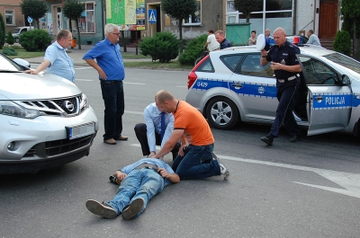 Pieszy potrącony na parkingu w Krobi - Zdjęcie główne