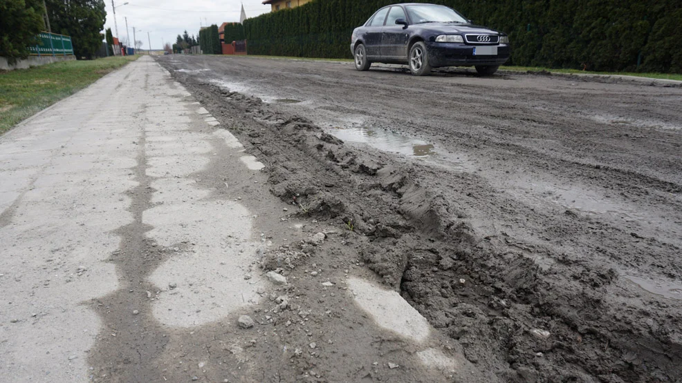 Na drogę czekają już tak długo, że przestają wierzyć w kolejne obietnice