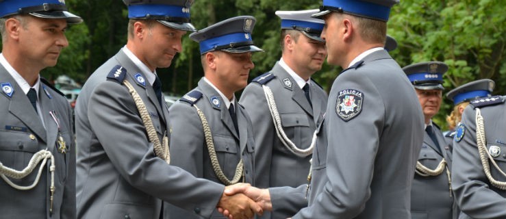 Policjanci awansowali i świętowali - Zdjęcie główne