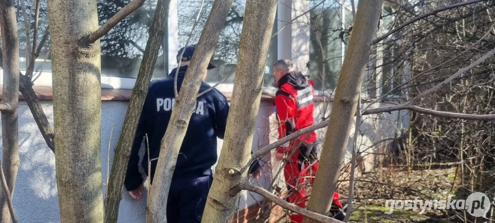 Gostyń. Funkcjonariusze miejscowej KPP wraz z ratownikami WOPR prowadzili wspólną akcję kontroli pustostanów