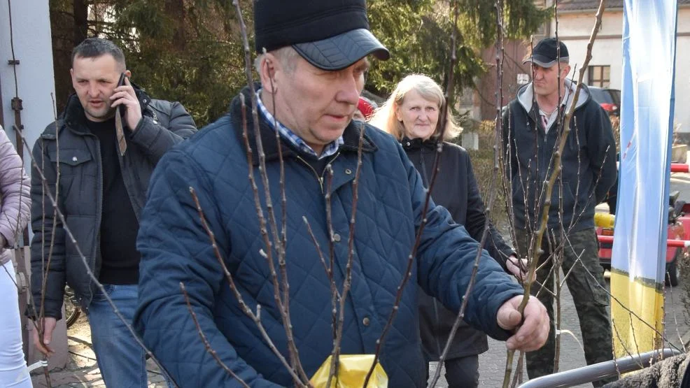 Światowy Dzień Wody w Poniecu. Mieszkańcy na EKO Festynie dostali drzewka za worki z plastikiem - Zdjęcie główne