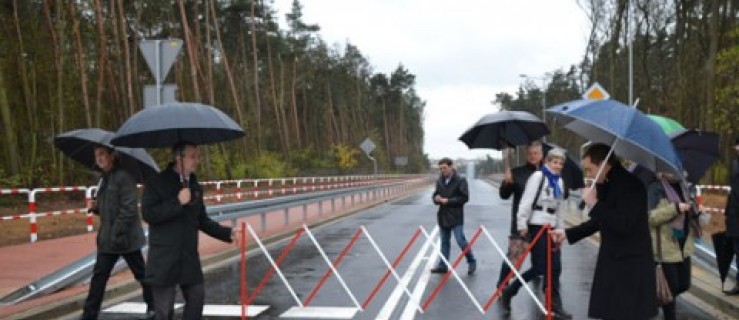 Ulica Leśna otwarta dla kierowców, pieszych i rowerzystów (galeria) - Zdjęcie główne