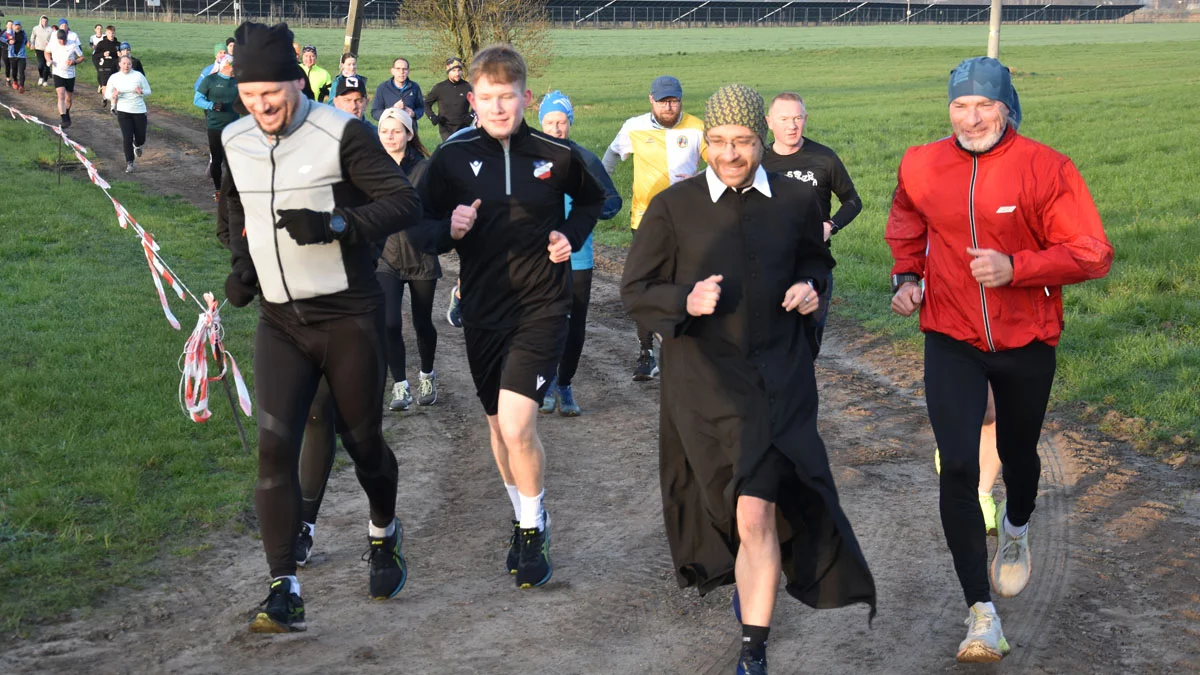 Bieg do Pustego Grobu z przesłaniem „Niech pokój będzie z wami”. Ks. Paweł Ogrodnik: „Byśmy byli razem”.