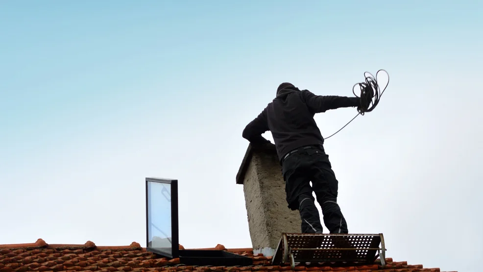 Pożar sadzy w kominie. Dlaczego powstaje? Jak się uchronić? - Zdjęcie główne