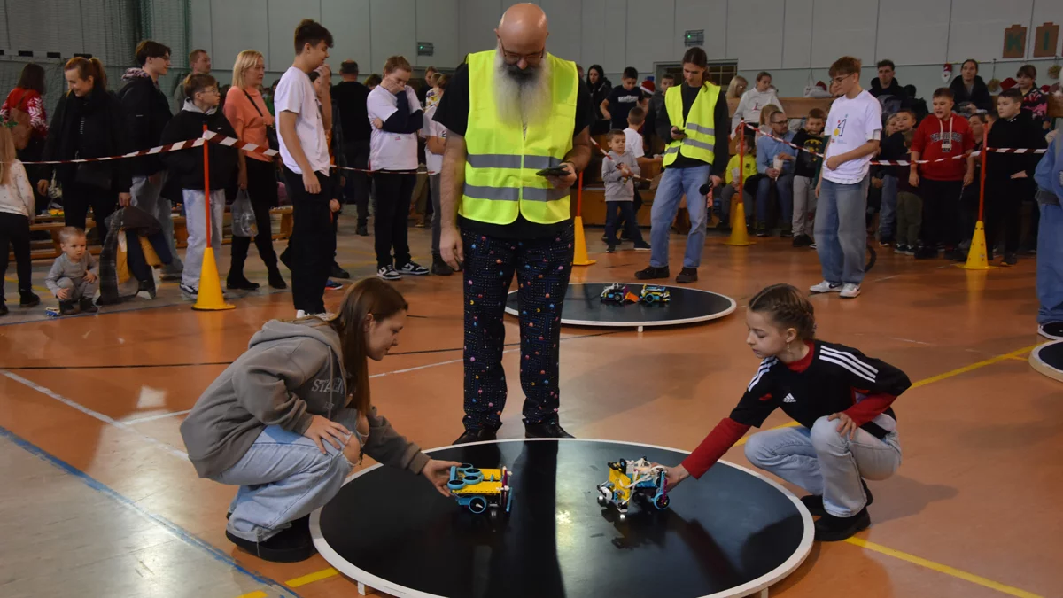 3. Mikołajkowa Liga Robotyki. Roboty z klocków Lego walczyły sumo - Zdjęcie główne