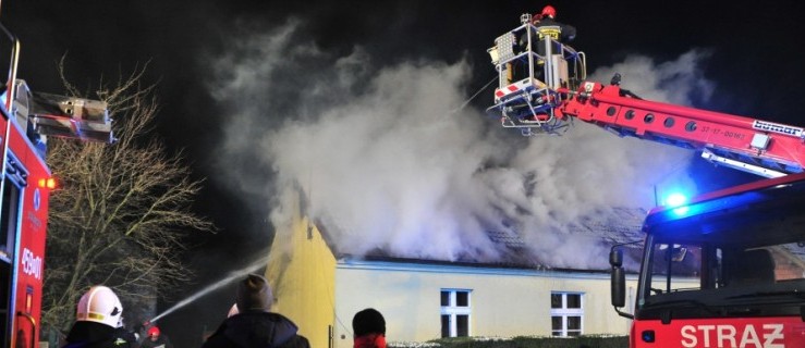  Pożar domu w sąsiedniej gminie [WIDEO] - Zdjęcie główne
