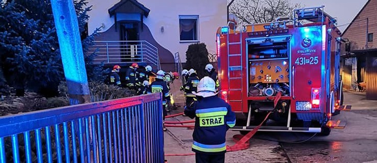 Spłonęły zapasy drewna i kotłownia - Zdjęcie główne