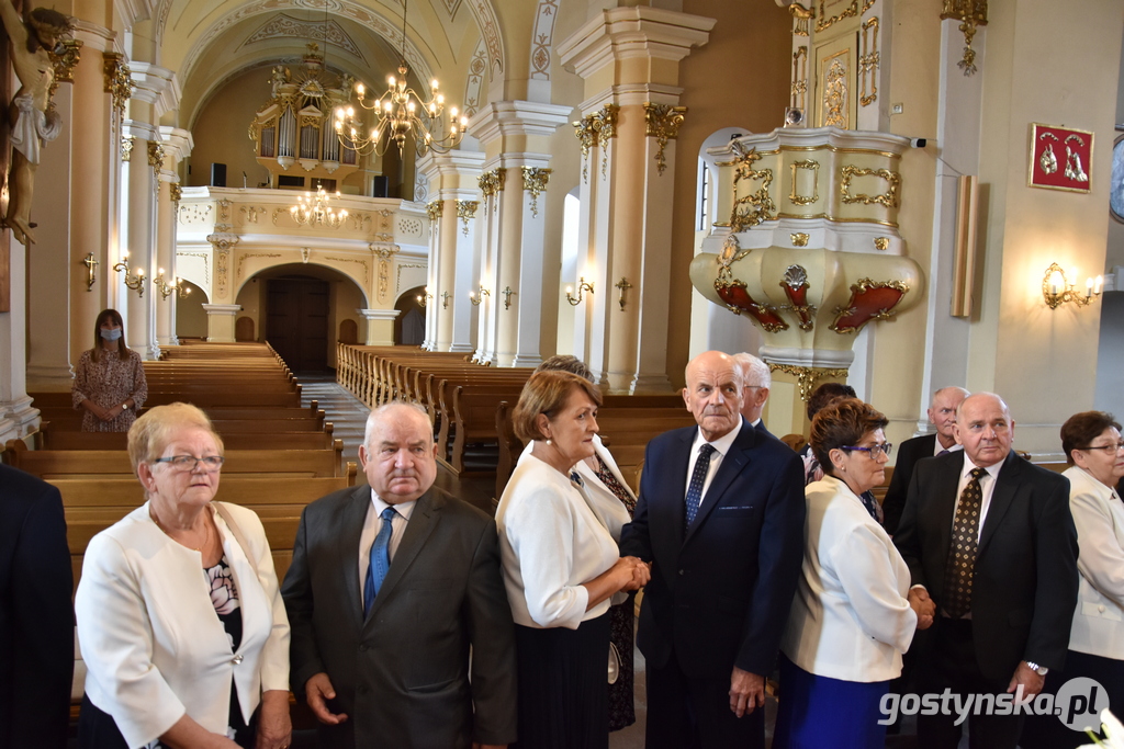 "Złote gody" w Pogorzeli dla 12 zasłużonych par małżeńskich