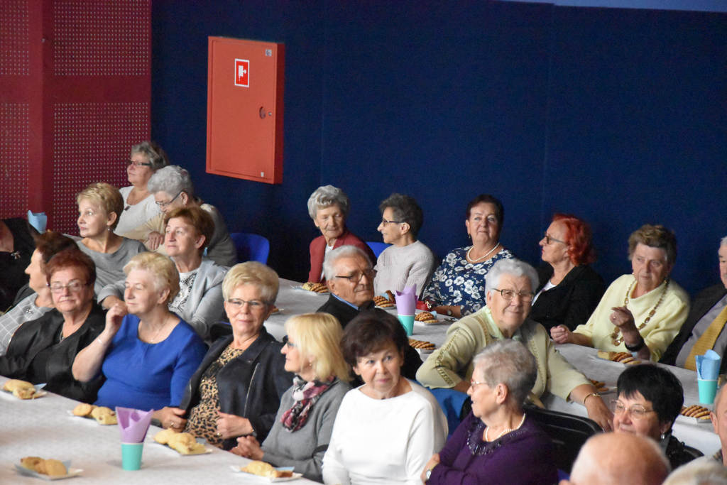 Gostyń. PZERiI w Gostyniu obchodził 55-lecie istnienia. Z tej okazji kilkunastu członkom organizacji wręczono odznaczenia. Świętowano też Dzień Seniora. 