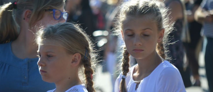  Choć lato nie zgasło, dzień dobry szkolna ławko! - Zdjęcie główne