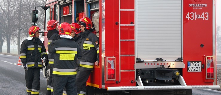 Silne zadymienie na jednej z ulic. Strażacy w akcji - Zdjęcie główne