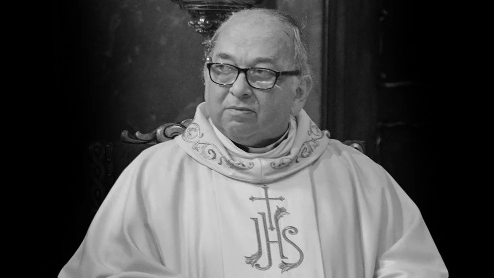 Zmarł kanonik Jan Reszelewski, były proboszcz parafii pw. św. Mikołaja w Krobi - Zdjęcie główne