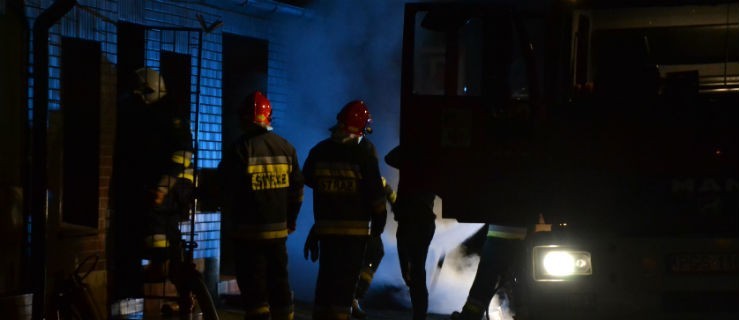 Dym wydobywał się ze sklepu. Przechodnie zaalarmowali straż - Zdjęcie główne