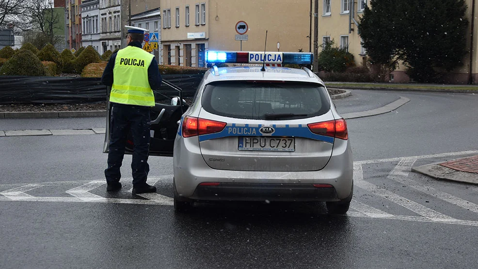 Kierowali bez prawa jazdy. Trzeźwo też nie myśleli, bo pili. KPP w Gostyniu w akcji - Zdjęcie główne