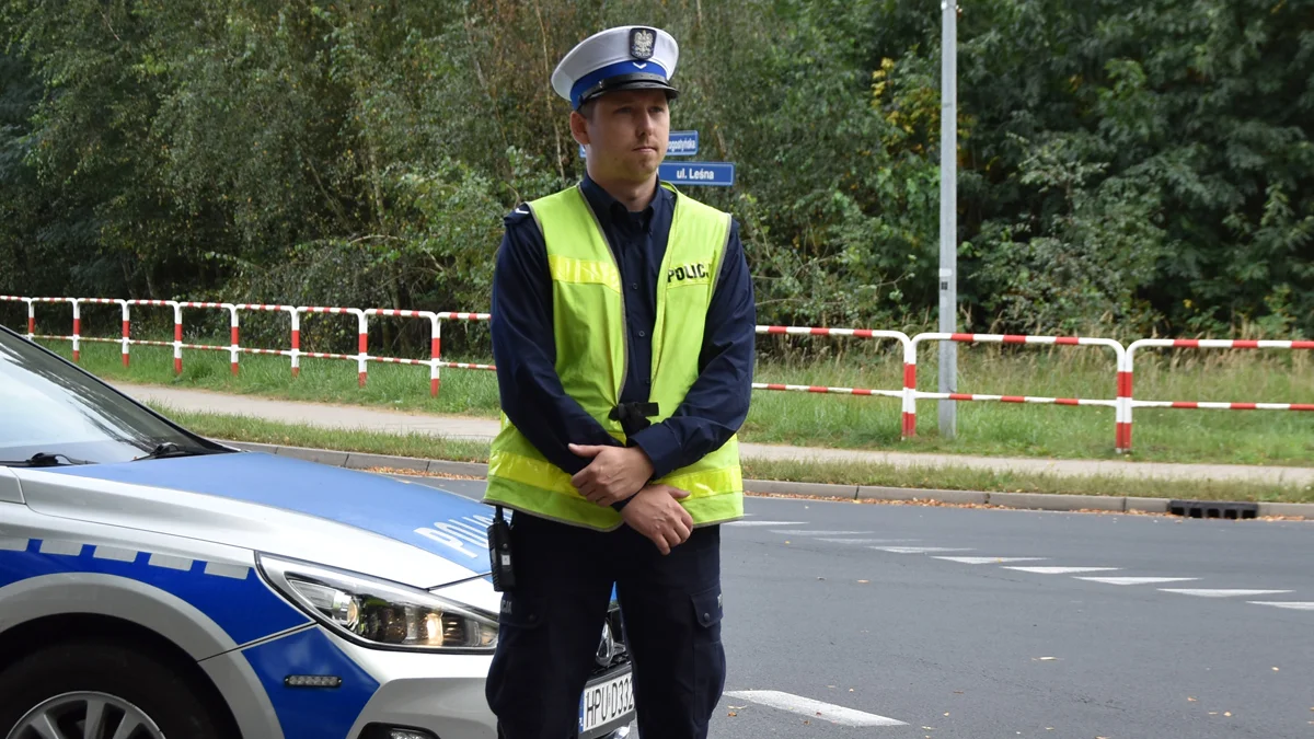 Jechał przez Brzezie za szybko i na zakazie. Wsadzą go do więzienia? Akcja gostyńskiej policji - Zdjęcie główne