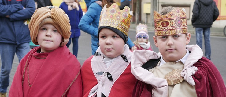 Rodzinny Orszak Trzech Króli i kolędowanie w Pogorzeli  - Zdjęcie główne