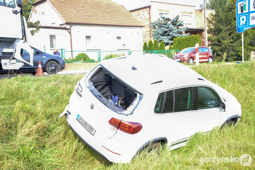 W groźnie wyglądającej kolizji na szczęście nikt nie ucierpiał