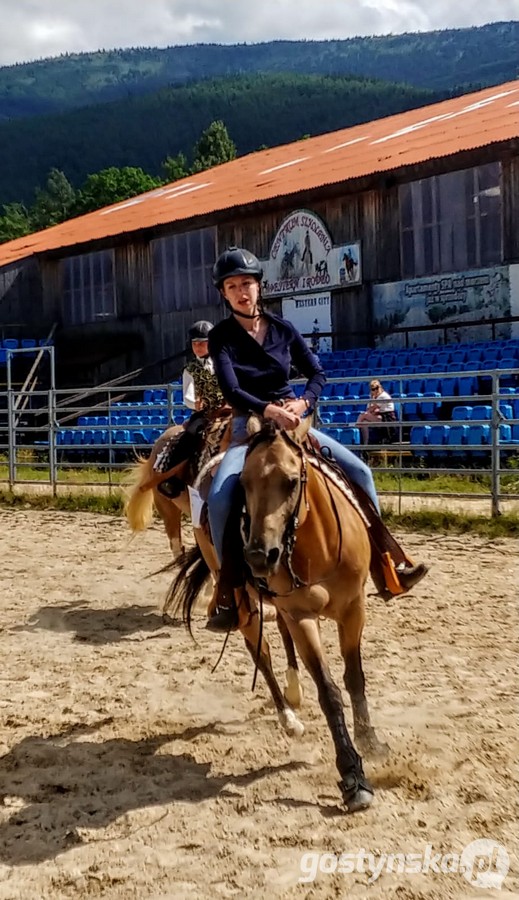 Międzynarodowe Mistrzostwa Polski Western i Rodeo w Karpaczu odbywają się na terenie rancza i miasteczka o wdzięcznej nazwie Western City