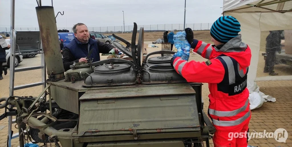 Z grochówką i darami dojechali na granicę z Ukrainą. Relacja naszego reportera [ZDJĘCIA] - Zdjęcie główne