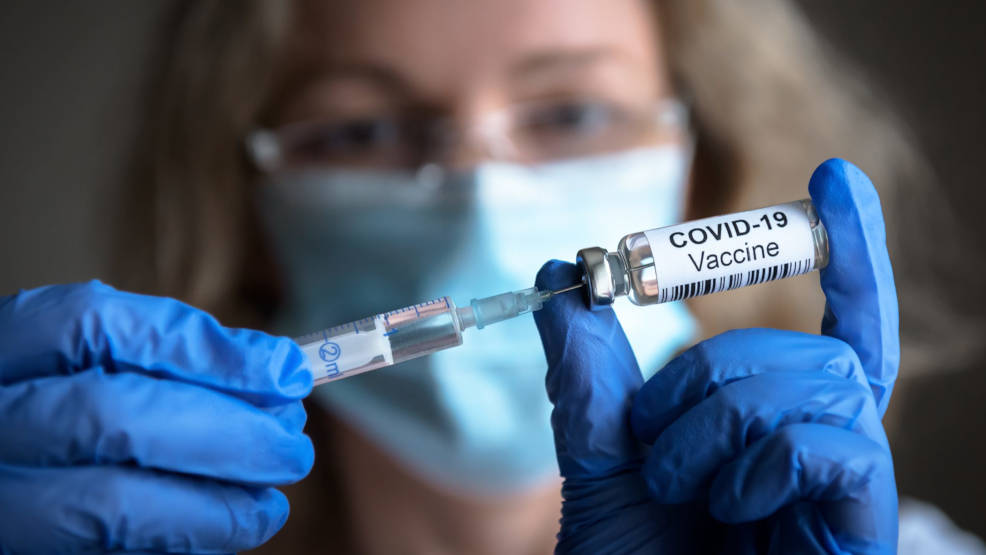 Szczepionki przeciw COVID-19 - jak działają i czym się różnią. Wyjaśniamy - Zdjęcie główne