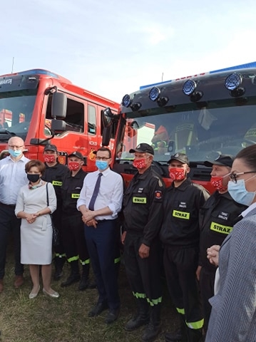 Jarocin. Strażacy i gospodynie świętowały razem z premierem  - Zdjęcie główne