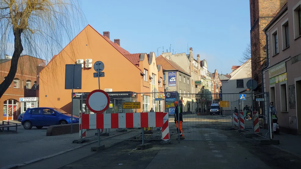 Prawie na dwa miesiące wyłączają z ruchu odcinek ulicy Wrocławskiej w Jarocinie [ZDJĘCIA] - Zdjęcie główne