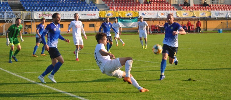 III liga: Jarota Jarocin przegrała z Elaną Toruń (ZDJĘCIA) - Zdjęcie główne