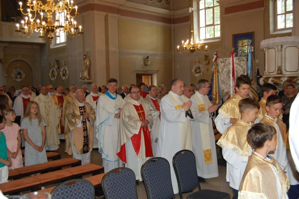 Jubileusz proboszcza parafii w Cielczy. W sobotę były prezenty, a w niedzielę festyn