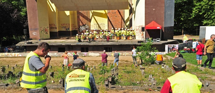 Amfiteatr. Ostatni koncert. Potem burzenie - Zdjęcie główne