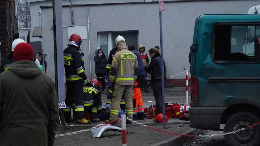  Wypadek na ulicy Dworcowej w Golinie [ZDJĘCIA]  - Zdjęcie główne