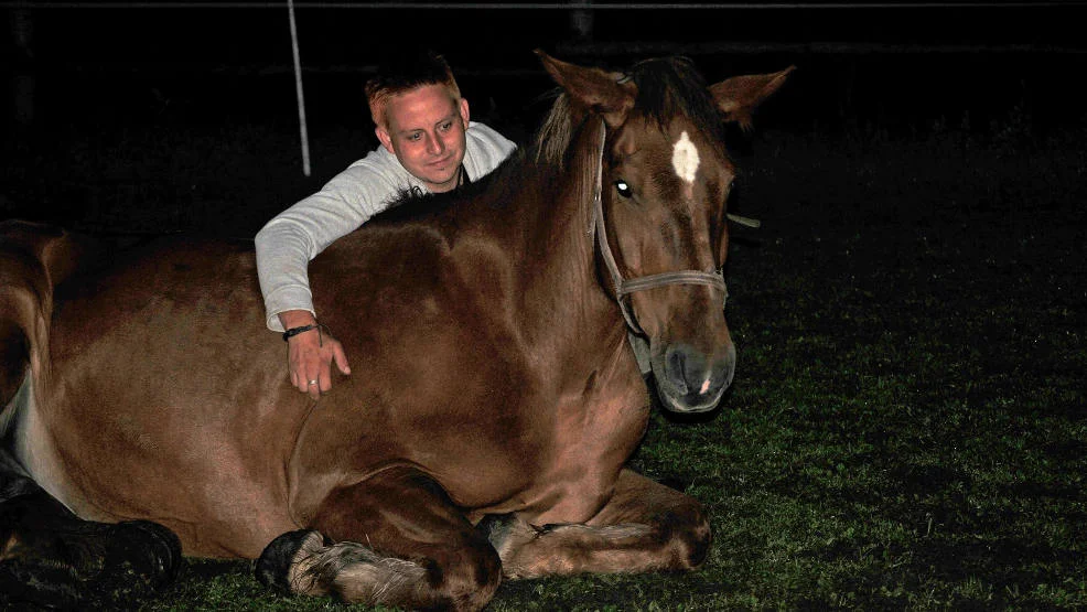 Od 10 lat jest prezesem Fundacji "Benek". Jarociniak ratuje konie, wielbłądy i żubry [GALERIA] - Zdjęcie główne