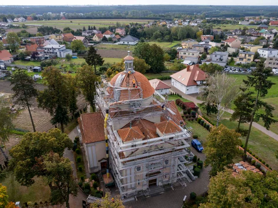 W Cielczy trwa remont dachu kościoła parafialnego św. Małgorzaty. Jakie będą jego koszty? - Zdjęcie główne