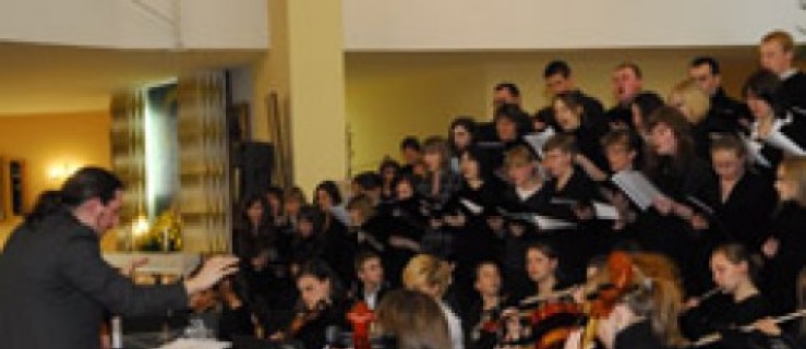 W niedzielę Jutrznia na 100-osobowy chór i orkiestrę - Zdjęcie główne