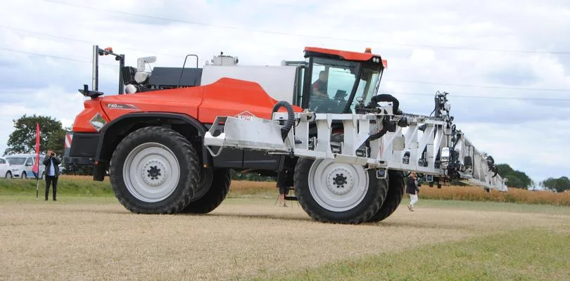 [WR] Kuhn F40 Evo. Nowy - wyjątkowy opryskiwacz samojezdny - Zdjęcie główne