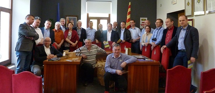 Powiatowi urzędnicy zagonieni w Hiszpanii  - Zdjęcie główne