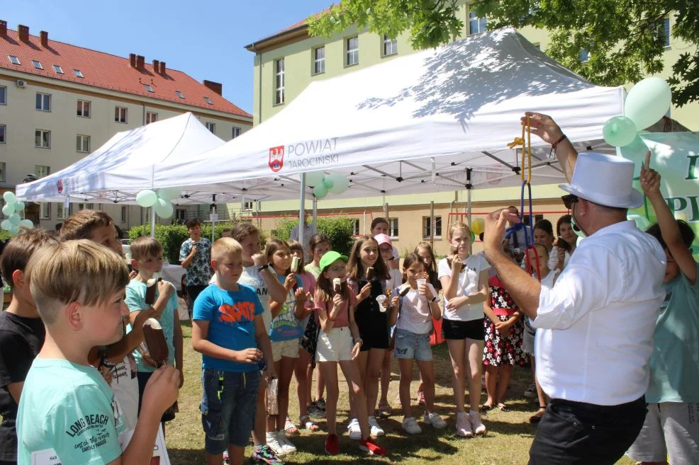 III Powiatowy Piknik Ekologiczny w Jarocinie. Nagrodzono i wyróżniono prawie setkę uczniów [ZDJĘCIA]  - Zdjęcie główne