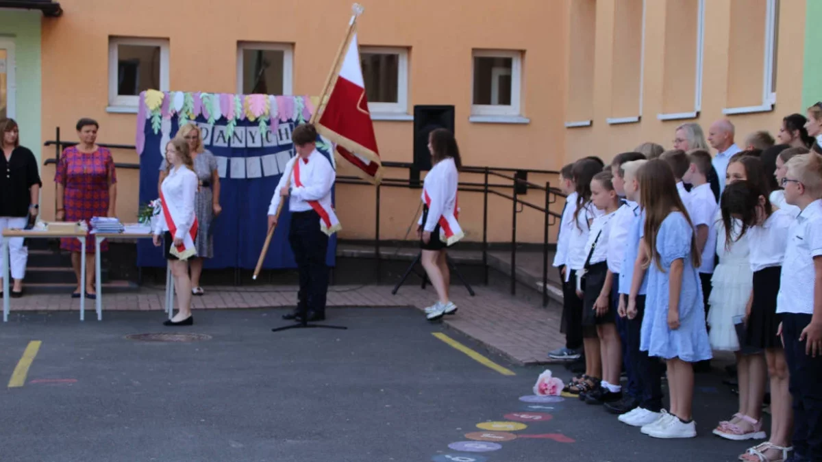 W placówkach Ziemi Jarocińskiej realizowane są uroczystości rozpoczęcia roku szkolnego. Co przyniesie ten rok?