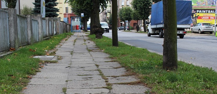 Zgroza. Na uczęszczanej ulicy można sobie nogi połamać - Zdjęcie główne