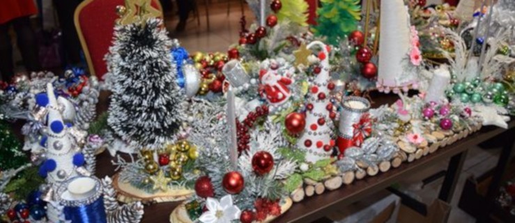 Wiele atrakcji i świąteczne ozdoby na kiermaszu w szkole - Zdjęcie główne