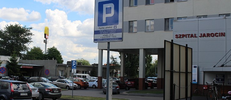 Wydzierżawili przyszpitalny parking, teraz opłaty bierze ktoś inny - Zdjęcie główne